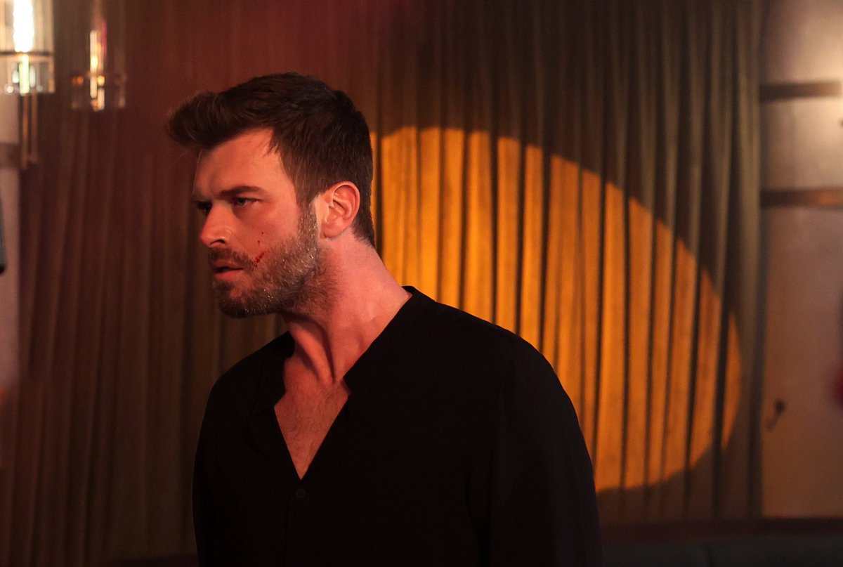 KbAskbitti's tweet photo. Más fotos #Aile #AsDen #KivançTatlıtuğ #SerenaySarıkaya https://t.co/RO4sIcQeFv