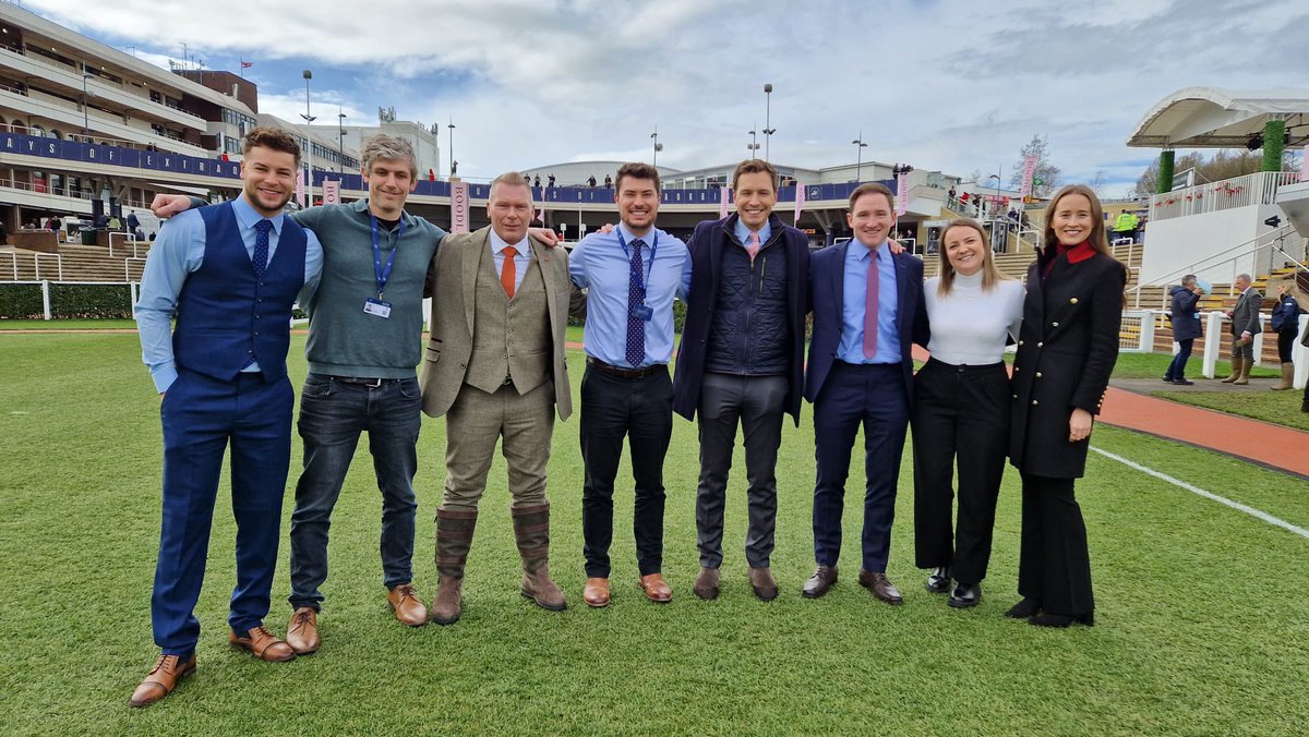 Huge thanks to everyone who gave up their time to join us on The Opening Show this week - the owners, trainers, jockeys and stable staff have been first class and we hugely appreciate it. Thank you to for watching. Join us at 1pm for the Boodles @CheltenhamRaces Gold Cup on ITV1