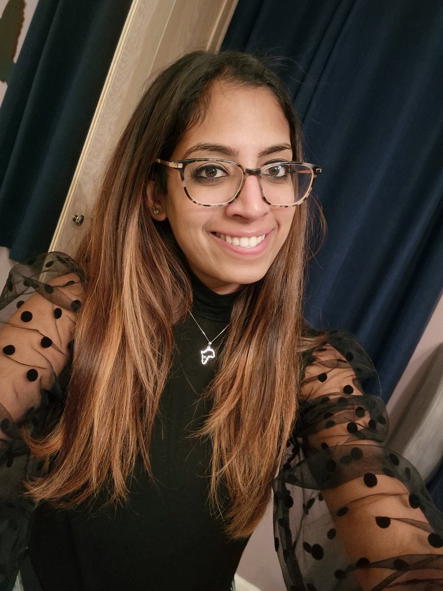 esenti_29's tweet photo. Love dressing up for workkkk https://t.co/VgtAy97m3q