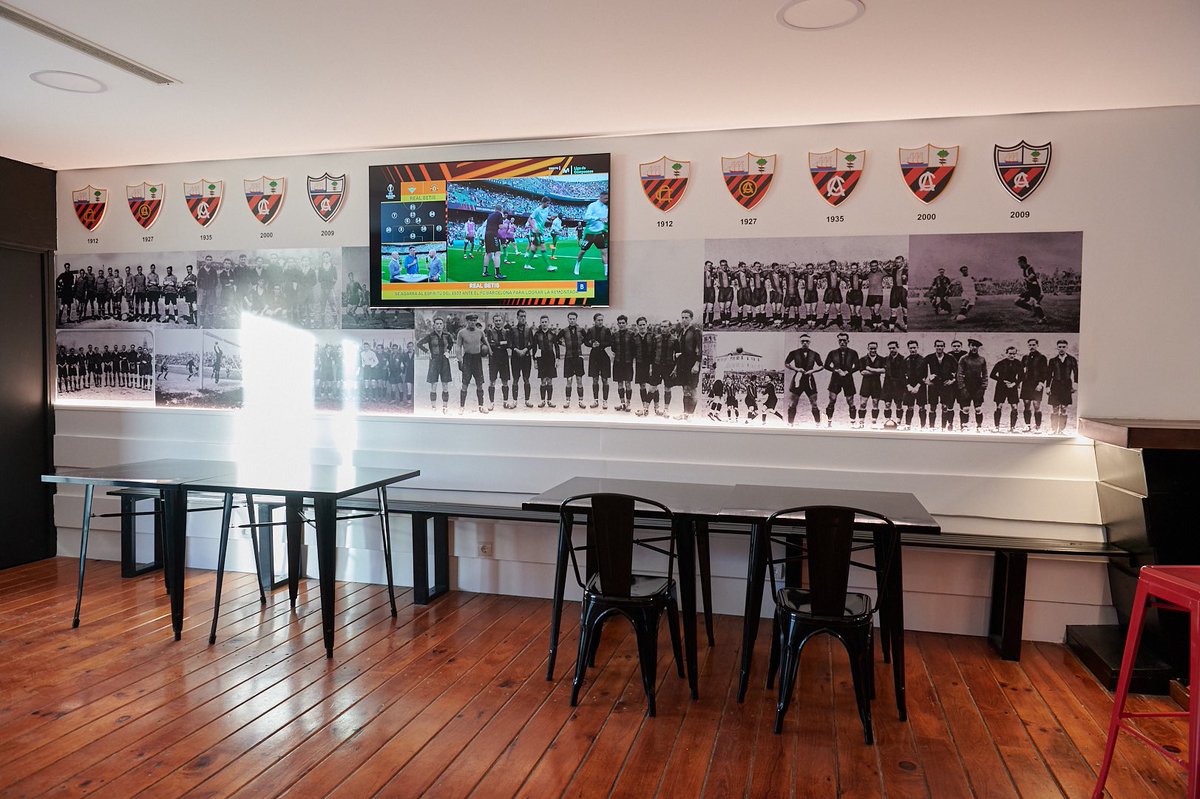 Arenas_SportBar's tweet photo. ¿Queréis saber más de nosotros? 😜👇🏼

Somos un local diferente y único en la zona 💥 𝗘𝗹 𝗦𝗽𝗼𝗿𝘁 𝗕𝗮𝗿 dónde poder disfrutar de todo el deporte: F1, golf, fútbol (Premier, Calcio, LaLiga, Champions, UEFA...), boxeo, padel, ciclismo, ski, olimpiadas y mucho más. 

✅ Síguenos https://t.co/sex6sXXIKA