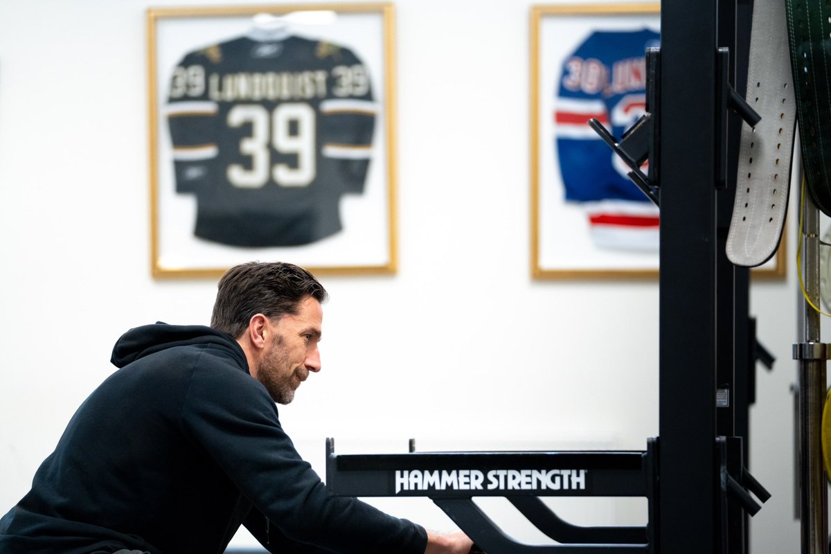 frolunda_hc's tweet photo. Vi gör oss redo! https://t.co/m8pm2zaJo3