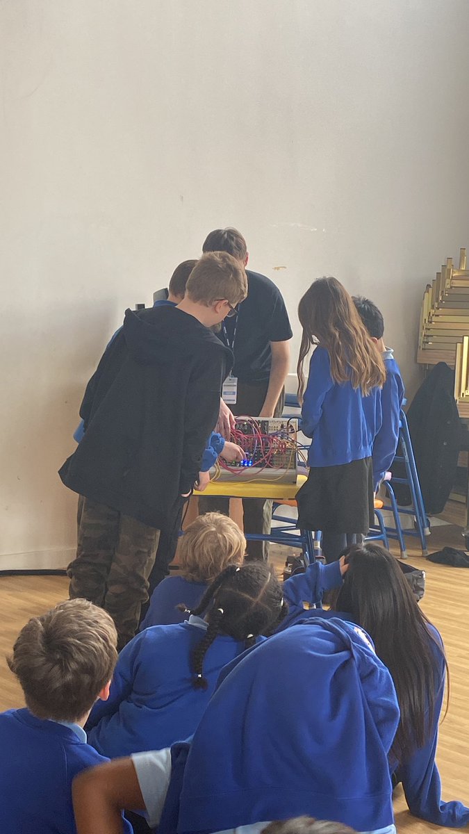 WfaYear5's tweet photo. We started our new composition project exploring and collaborating to create a piece of music using a synthesiser https://t.co/mKQ2jNARNZ