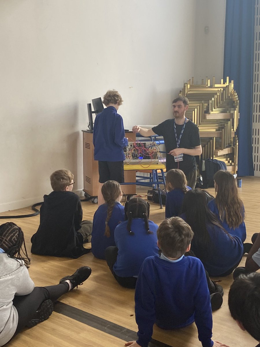 We started our new composition project exploring and collaborating to create a piece of music using a synthesiser