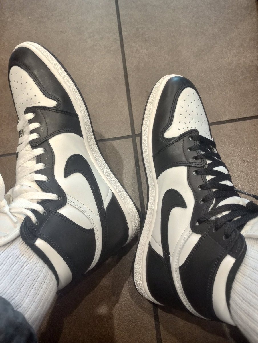 HeC0achEmWell_'s tweet photo. ... 🔥🔥🔥🤧😍😍🤧🔥🔥 .. About Yesterday..
 "Jordan 1 High "85 BlK &amp; White"  "##TurnsHeads
 ...Now Yall Kno Yall Definitely Not Fuckin wit Me if these Ain't in Yo VAULT!! 🔥🥴 ... "##VeryLimited" 🐼
"##SneakerFiles "##KicksInFiRe" 🔥⚠️🔥 "##CheckMyFOotWork"  "##KotD" https://t.co/vPlmr45rHu