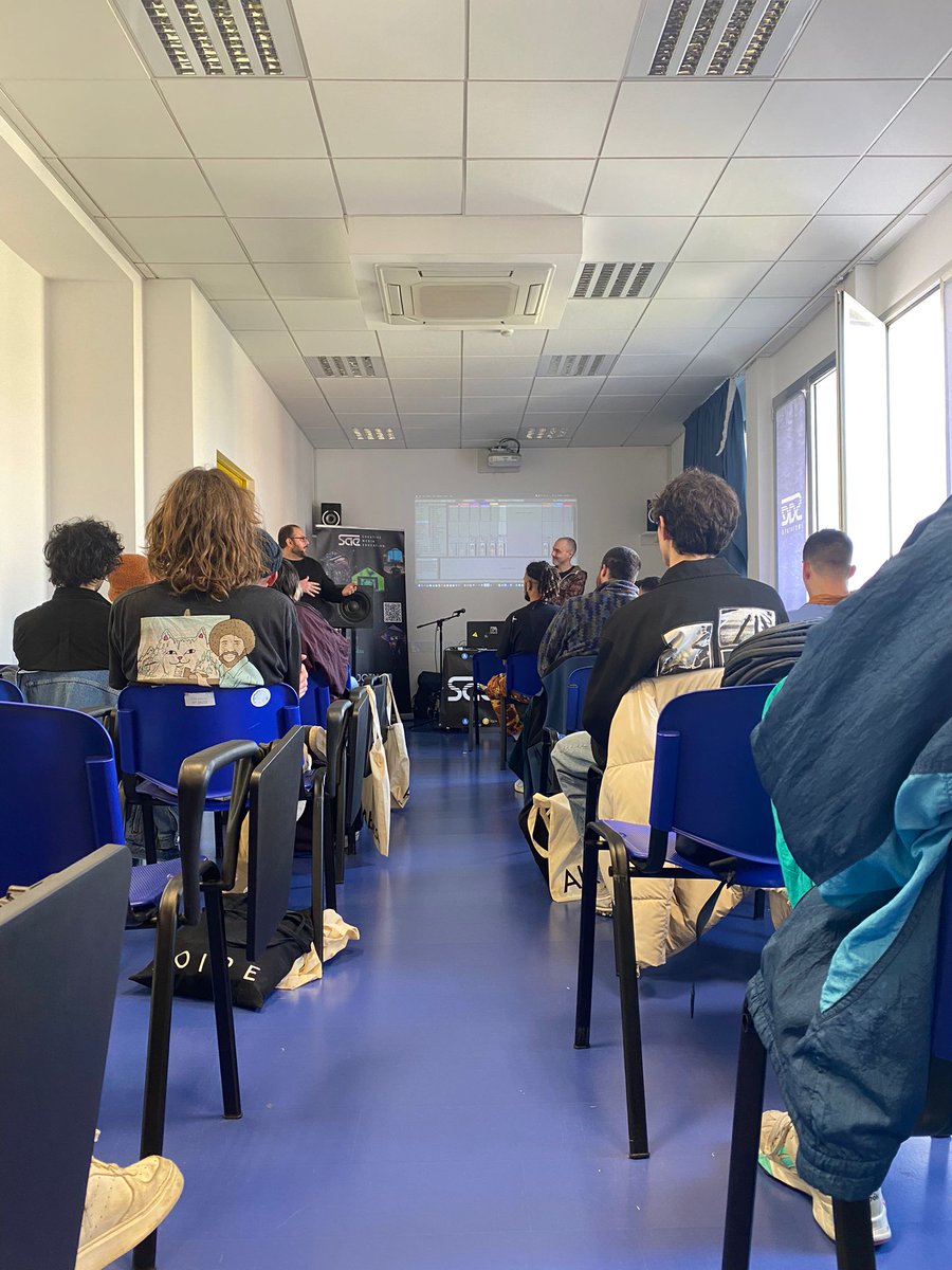 Workshop w/ <a href="/Ableton/">Ableton</a> per i progetti selezionati di #FacceNuove2022 <a href="/saemilano/">SAE Institute Milano</a> 🔥
#italiamusiclab #faccenuove #ableton