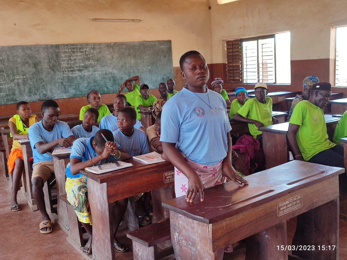 CEDIF_ONG's tweet photo. PROJET PEDF BOUKOMBE
Séance de relecture des activités des Leaders Communautaires et Jeunes Volontaires Engagés
Cette séance organisée par #CEDIF_ONG a permis de faire le bilan semestriel des actions menées pour la lutte contre les #VFF
#DevCanada
#VLF299
#OxfamAuBenin https://t.co/Kk7yd5DYYf