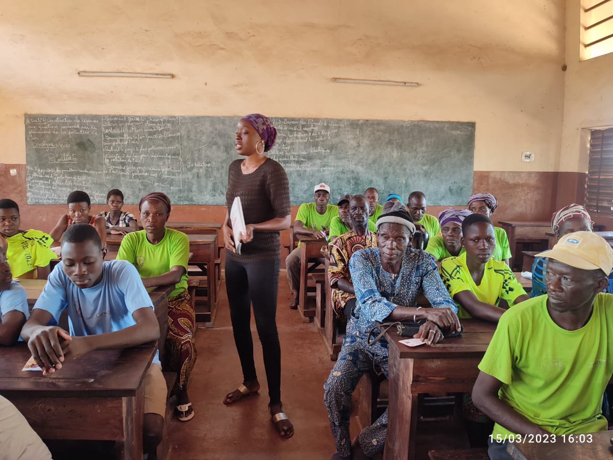 CEDIF_ONG's tweet photo. PROJET PEDF BOUKOMBE
Séance de relecture des activités des Leaders Communautaires et Jeunes Volontaires Engagés
Cette séance organisée par #CEDIF_ONG a permis de faire le bilan semestriel des actions menées pour la lutte contre les #VFF
#DevCanada
#VLF299
#OxfamAuBenin https://t.co/Kk7yd5DYYf