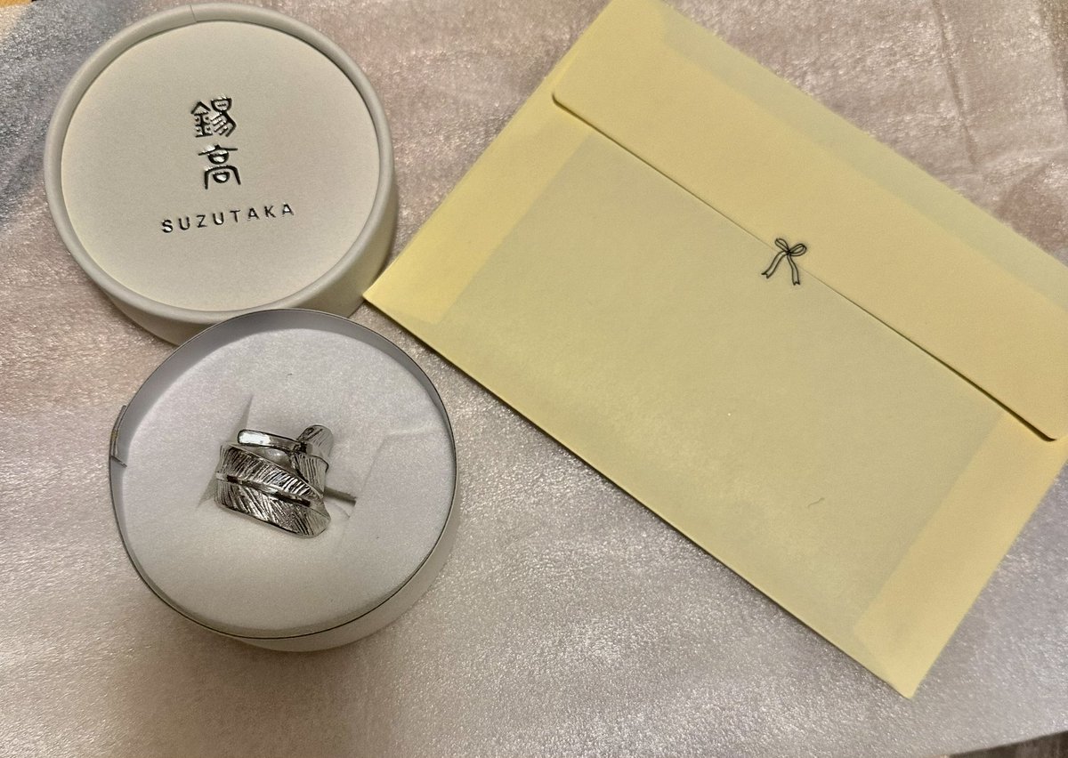 dai_tweet's tweet photo. ２日早いけれど実家からの誕プレ
感謝🥲 https://t.co/oVXhAolY4f