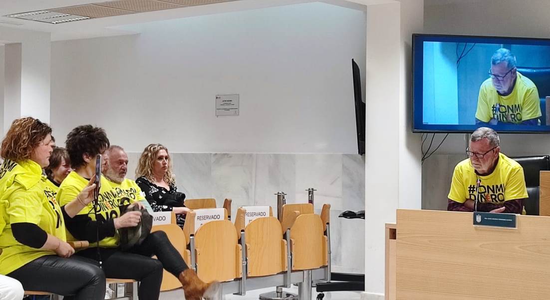 🔴⚪️    «La revista ‘La Plaza’ es actualmente un panfleto caro y zafio»

➡️  La Plataforma de vecinos #ConMiDineroNo ha intervenido en el último pleno de Sanse

diariodesanse.com/2023/03/17/la-…