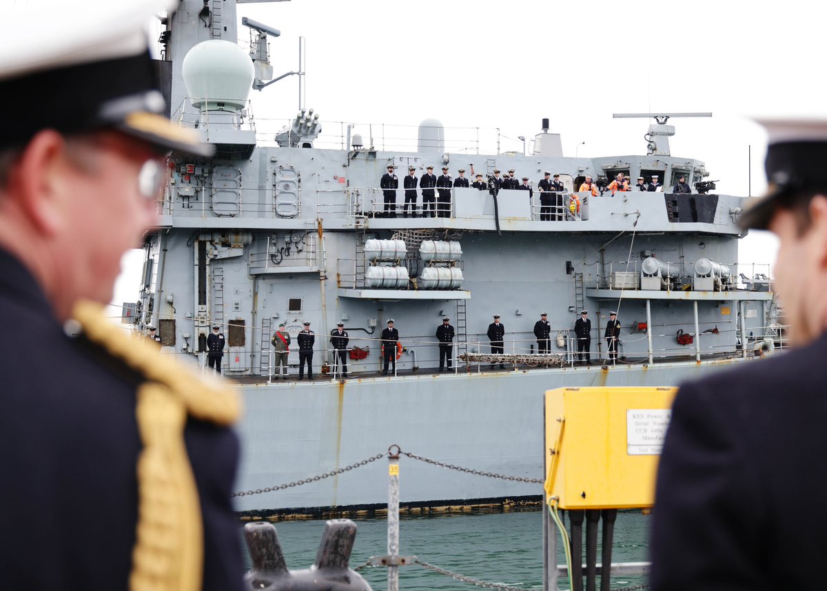 Today we welcomed @HMSMontrose to Portsmouth for the last time after nearly 30 years of outstanding service. 🫡 ⚓️ She will be decommissioning next month to make way for the new Type 26 and 31 frigates! Find out more about HMS Montrose here: royalnavy.mod.uk/montrose