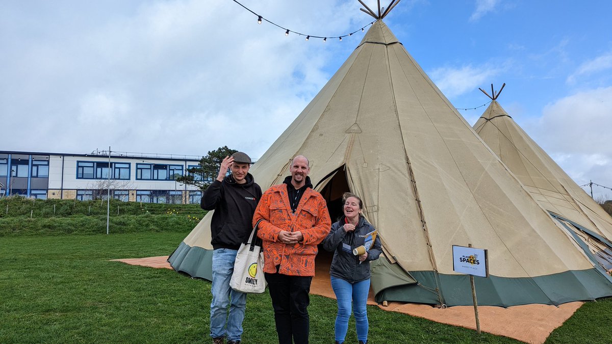 ChaosGroupUK's tweet image. L👀K who we've bumped into! Is that Penny and Bob from @ChaosFarmUK? #PlacesAndSpaces #KeepItCHAOS