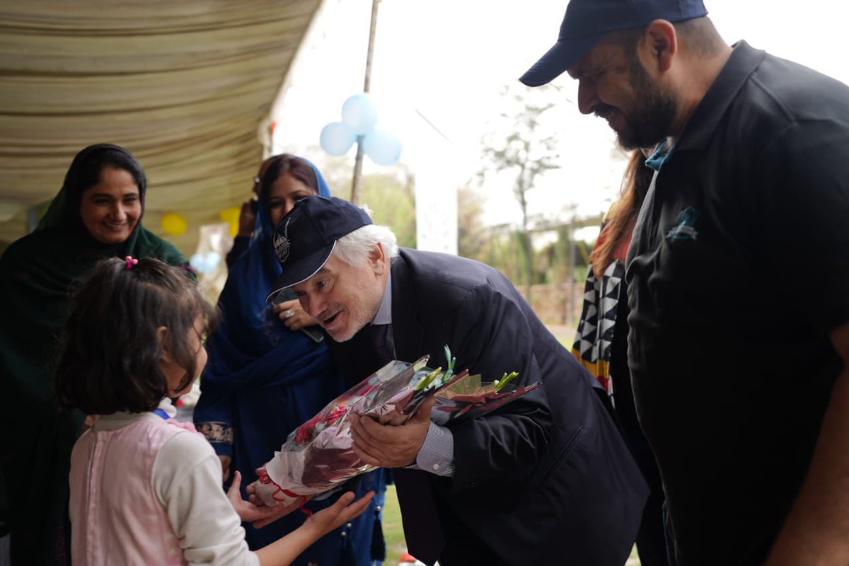 IslamicReliefPK's tweet photo. We are honoured to have His Excellency Mr Alfred Grannas @GermanyinPAK with us at the Children’s Festival.
We aim to build a strong partnership for the betterment of the people of Pakistan 🇵🇰🇩🇪 @IslamicReliefDE #TahaffuzSayHaiMeraAajAurKal https://t.co/clHM7mMFXy