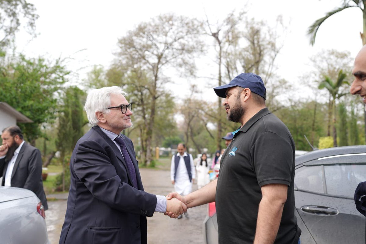 IslamicReliefPK's tweet photo. We are honoured to have His Excellency Mr Alfred Grannas @GermanyinPAK with us at the Children’s Festival.
We aim to build a strong partnership for the betterment of the people of Pakistan 🇵🇰🇩🇪 @IslamicReliefDE #TahaffuzSayHaiMeraAajAurKal https://t.co/clHM7mMFXy