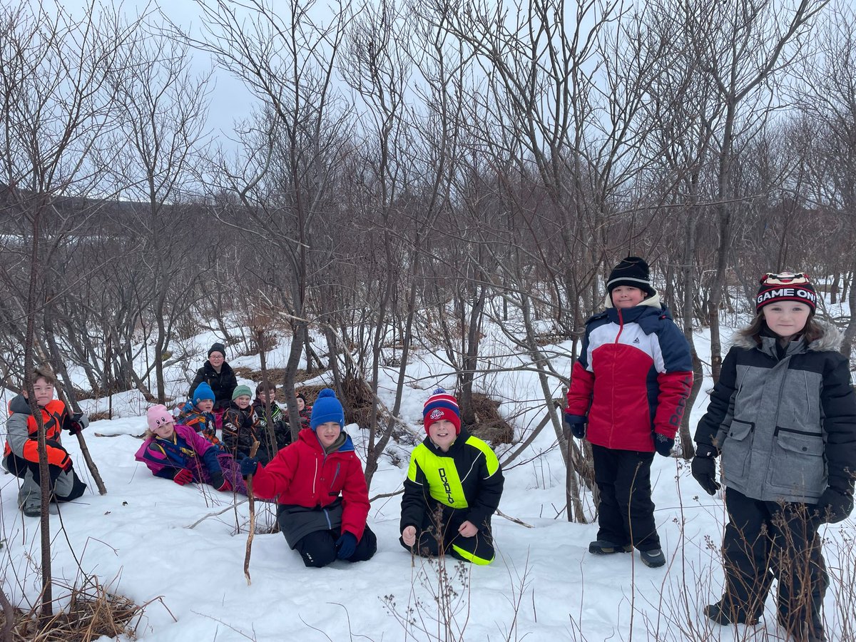 HaywardDeanne's tweet photo. Grade 4’s had snow much fun during #DartOutdoors @schoolsportsnl @PersalvicE https://t.co/DL9MJBIqRC