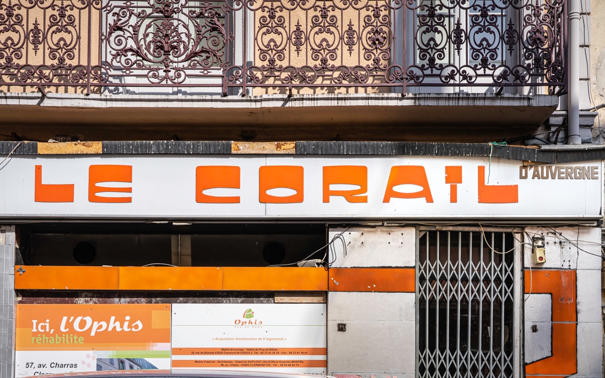 WorldTypography's tweet photo. Les fantômes de Clermont-Ferrand.
No. 6: The funky ghost. https://t.co/J5tDAupA7S