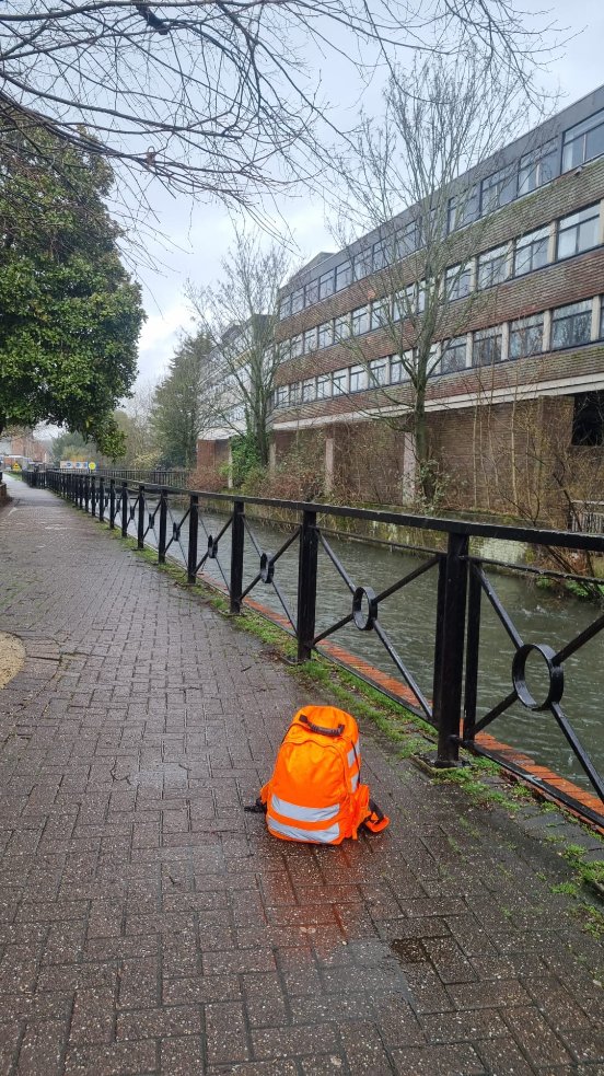 Rain or Shine, if in Salisbury today you will find our our Engagement &amp; Prevention team on walkabout until 1pm. Look for the orange back pack, talk to the team, for information, referrals, harm reduction advice &amp; Naloxone. 
#harmreduction 
#orangebackpack
#naloxone 
<a href="/PHWiltshire/">Public Health Wiltshire</a>