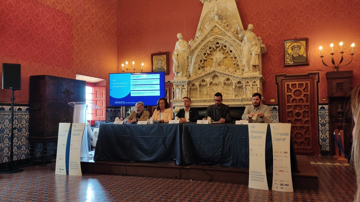 UPCVilanova's tweet photo. La directora de #upcvilanova, @MarisaZaragoz10, participa avui la taula: L’economia taronja. Del coneixement i el patrimoni, en el marc del 5è #SimposiGarraf organitzat per @NodeGarraf https://t.co/ICwowvWTnx