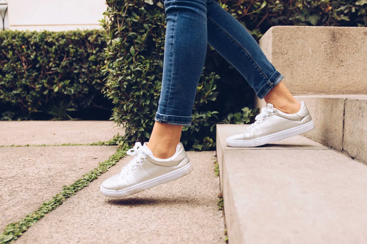 Janiffe12209797's tweet photo. Do you find that your feet ache after a long walk Do you need help finding comfortable and practical footwear for outdoor activities
https://t.co/uzYu2zplsk
#ladiesshoes #ladiesshoesph https://t.co/umbd3JYKaw