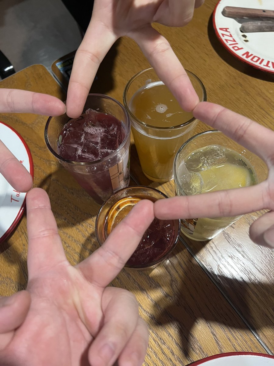 DavidDekun's tweet image. #basicbitches #materialgorl