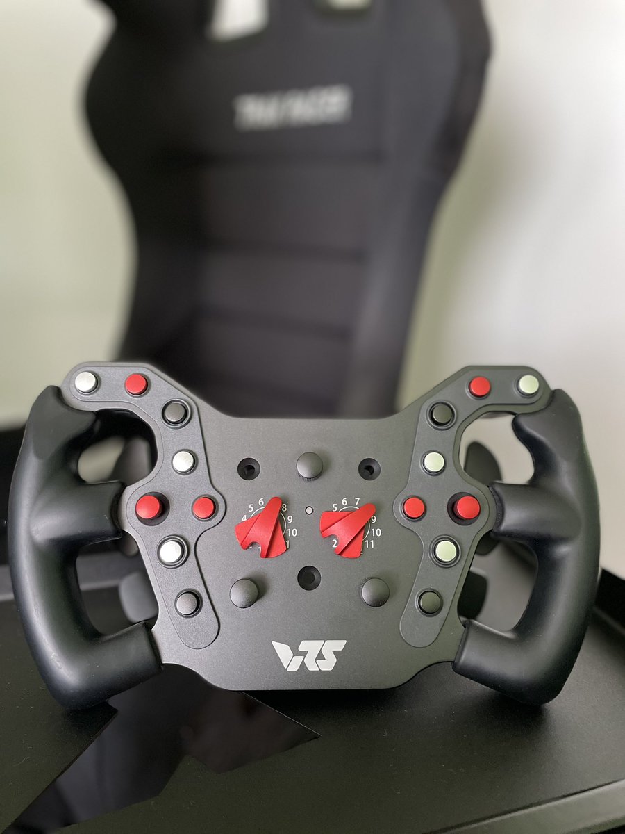 New steering wheel day! 🤩

Huge thanks to <a href="/realVRS/">VRS</a> and <a href="/r8gesports/">R8G eSports</a> for providing the new Direct Force Pro model and for their continuous support! 🙏

No more botched starts anymore hopefully 😅