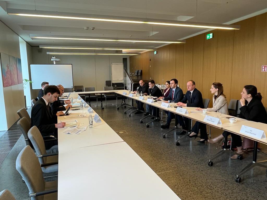 GeorgiaInEU's tweet photo. Within its visit to #Luxembourg🇱🇺, #Georgia's gov/parl delegation met w/@alaindm61, @jlouthill, @VeroDockendorf, @TomReisen from @MFA_Lu & Claude Faber from @gouv_lu l.
Sides discussed state of addressing EC's 12 Steps, granting #CandidateStatus to🇬🇪 & its #EU🇪🇺accession process. https://t.co/fOH4HMHm3C