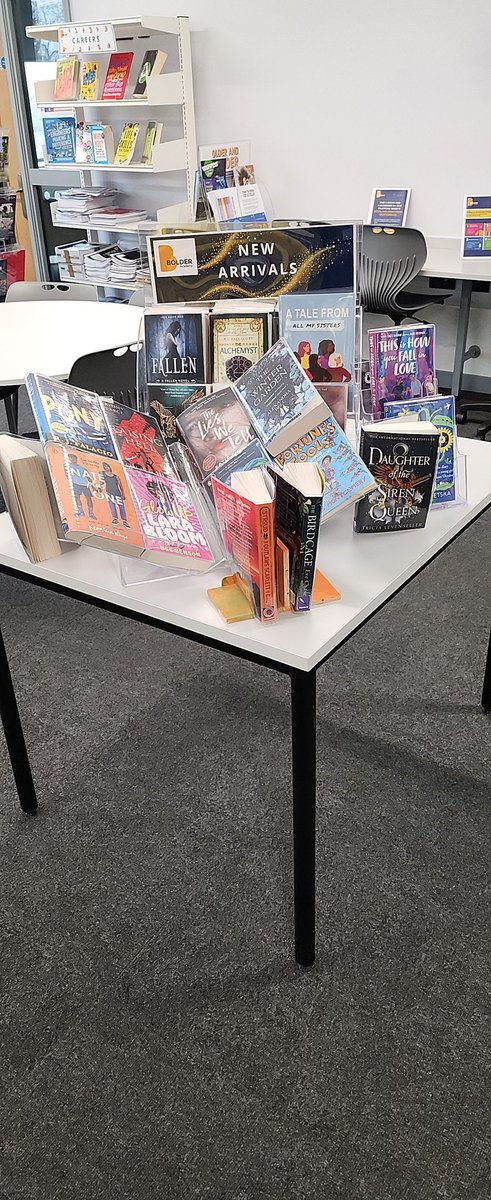 BolderLibrary's tweet image. Some of our new arrivals in the library! #Greatread #fictionbooks #secondarylibraries
