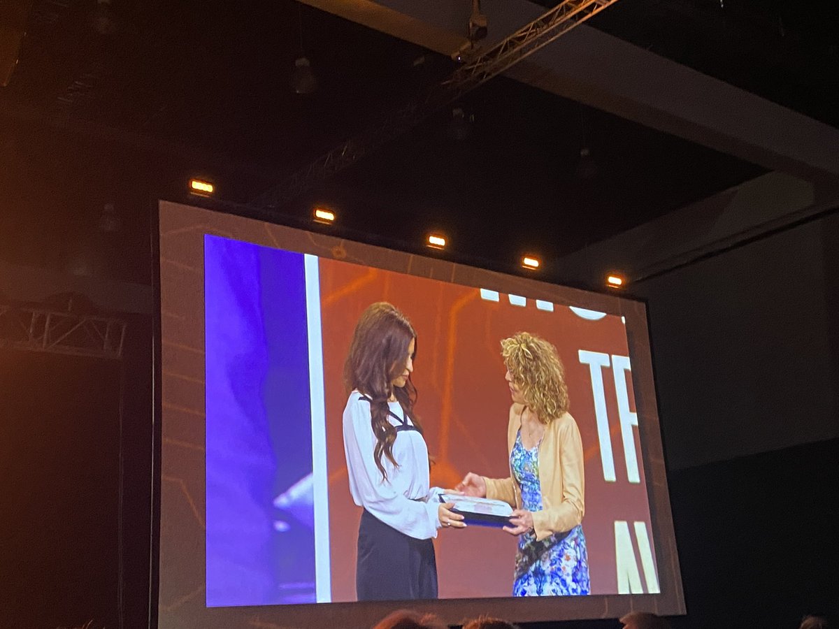 erisadoc's tweet photo. Memories from @TheUSCAP Annual Meeting
Very honored and grateful for The Florabel G. Mullick Award! #pathology #USCAP2022 https://t.co/4nieNDA0A8