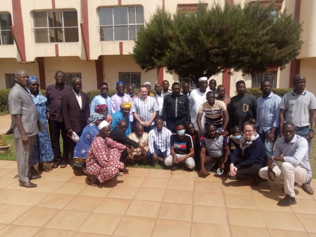 FairSahel's tweet photo. L'équipe #Mali s'est réunie cette semaine à Bamako pour le bilan à mi-parcours du projet et la programmation les activités de l'année 2023.
Cet atelier a réuni l'#IER, l'#AOPP, la #CNOP, le @Cirad et les producteurs des 3 communes d'intervention (Cinzana, Baguineda et Klela). https://t.co/2THJvVb0FT