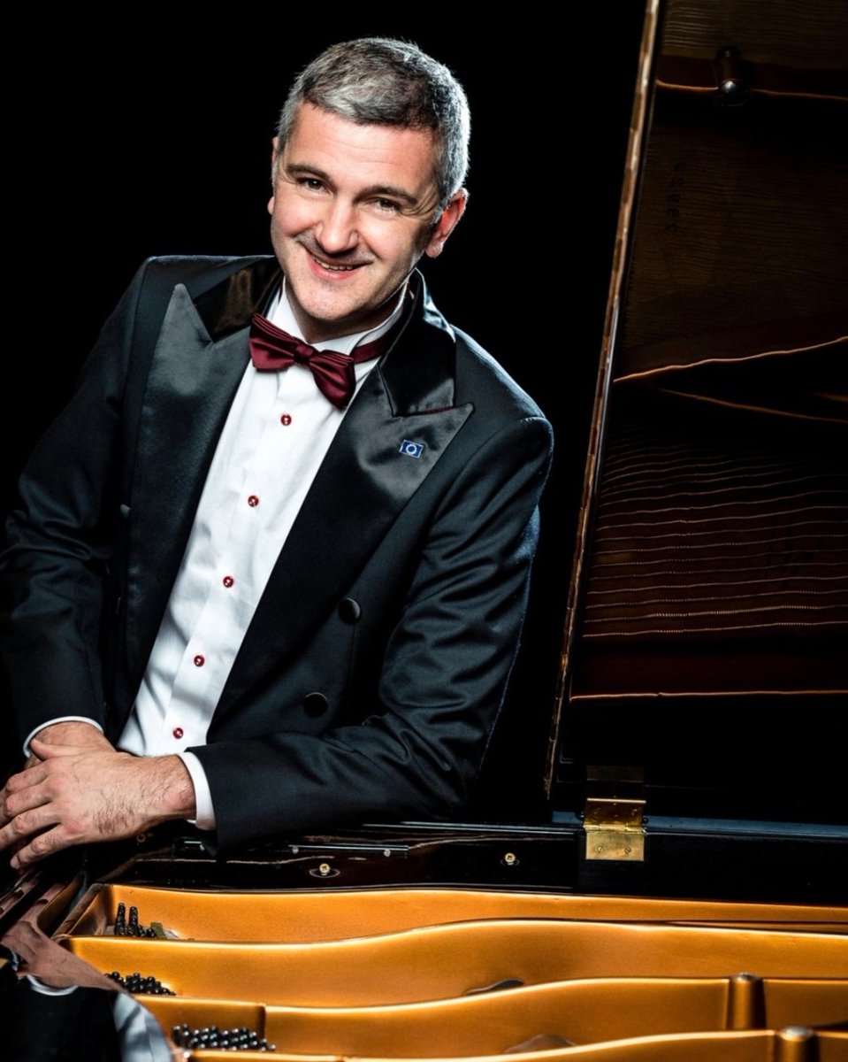 The London Graduate Choir (@londongradchoir) on Twitter photo Tonight at 6pm our Strand International Piano Series continues with <a href="/danielgrimwood/">Daniel Grimwood 🇪🇺</a>.
Programme includes Bach Prelude & Fugue book 1 F minor
Bach Prelude & Fugue book 1 A major
Henselt Variations Op. 1
Zarębski Barcarolle
Sophie Menter Etude in Ab major
Liszt Großes Konzertsolo Tonight at 6pm our Strand International Piano Series continues with <a href="/danielgrimwood/">Daniel Grimwood 🇪🇺</a>.
Programme includes Bach Prelude & Fugue book 1 F minor
Bach Prelude & Fugue book 1 A major
Henselt Variations Op. 1
Zarębski Barcarolle
Sophie Menter Etude in Ab major
Liszt Großes Konzertsolo
