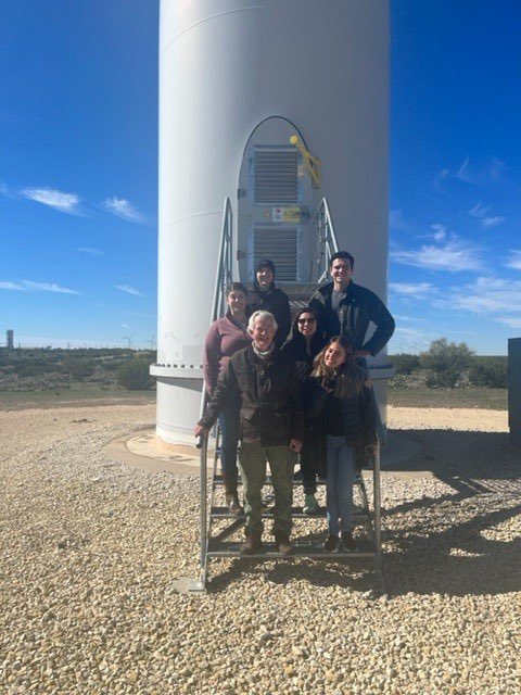TransnatlLaw's tweet photo. Wind energy expert leads @UTexasLaw students on tour of Sweetwater Wind Farm https://t.co/ghGPnD5hKw #WindEnergy #renewableenergy https://t.co/Z2sij0k0E5