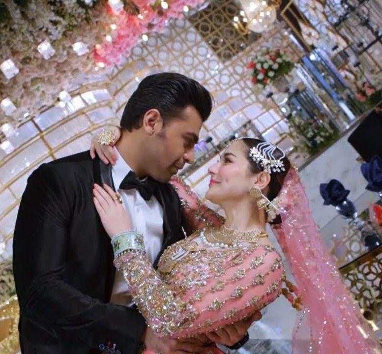 Rubisworld1's tweet photo. The grand walima and the way they look at each other>>>

HALZA NIKAH ANNIVERSARY

#FarhanSaeed #HaniaAamir #Farhania #Halza #MereHumsafar https://t.co/EmsIJKBFwW