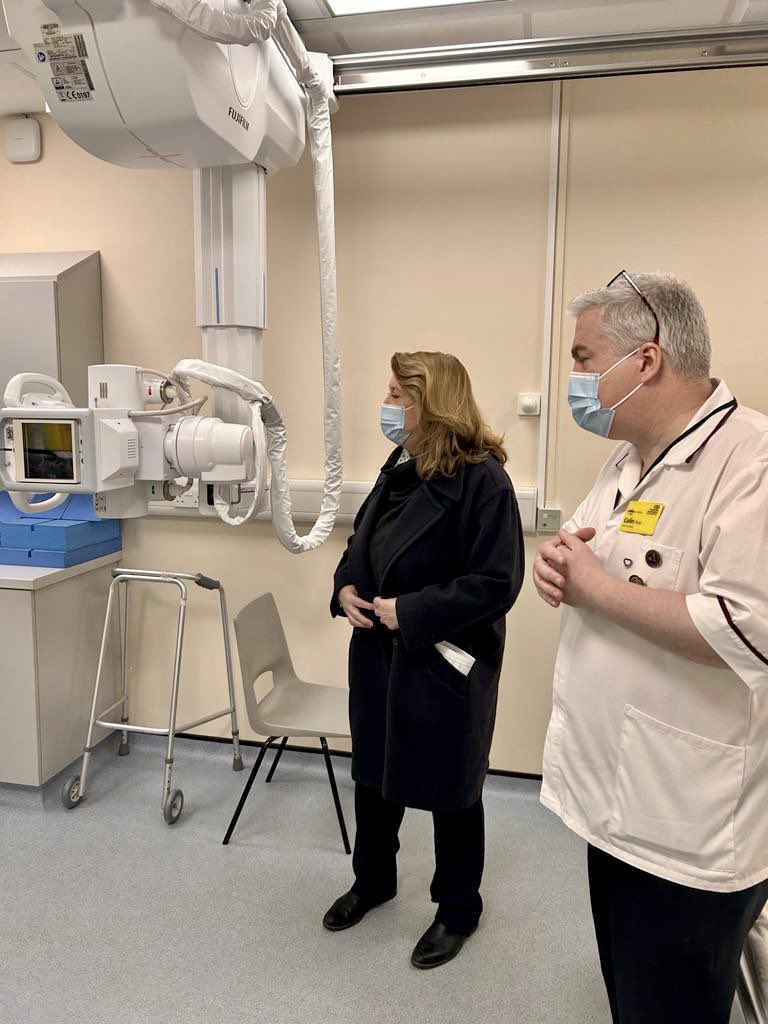 Dines4Dales's tweet photo. Great pleasure to attend an early morning visit with the team at Whitworth Hospital today. 
After recent government investment in the NHS’ Elective Recovery Plan, the most ambitious recovery programme in our history, over 140 Community Diagnostic Centres (CDCs) have been … 
1/2 https://t.co/nJVPgFTE8F