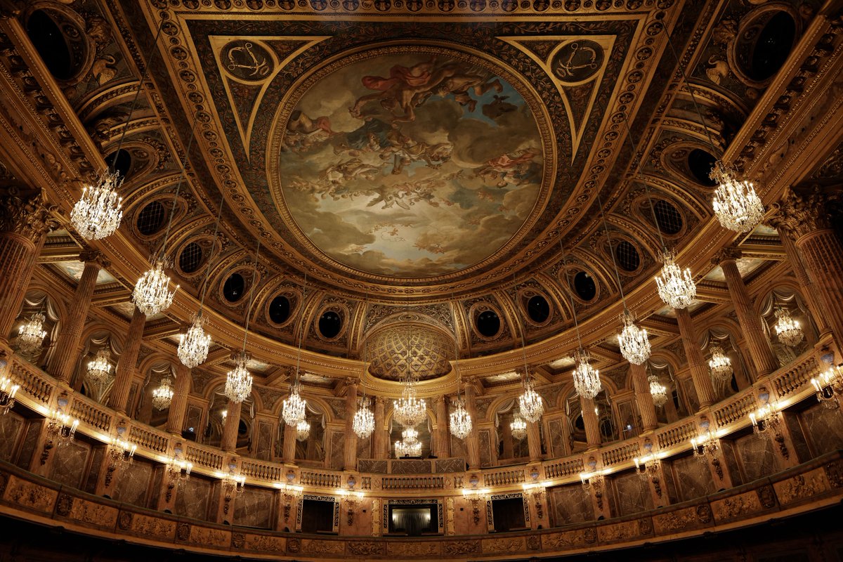 jbucherjaeger's tweet photo. Installation de la scénographie d'#EviKeller pour l'Opéra de Purcell Didon et Énée - #Première ce soir
#operaroyal #versailles 17-19 mars, 2023
@BlancaLiOficial @lesartsflo @CVSpectacles
#artpress #emmanueldayde
https://t.co/U5mXUA4fV2 https://t.co/HxCjNjOAIR