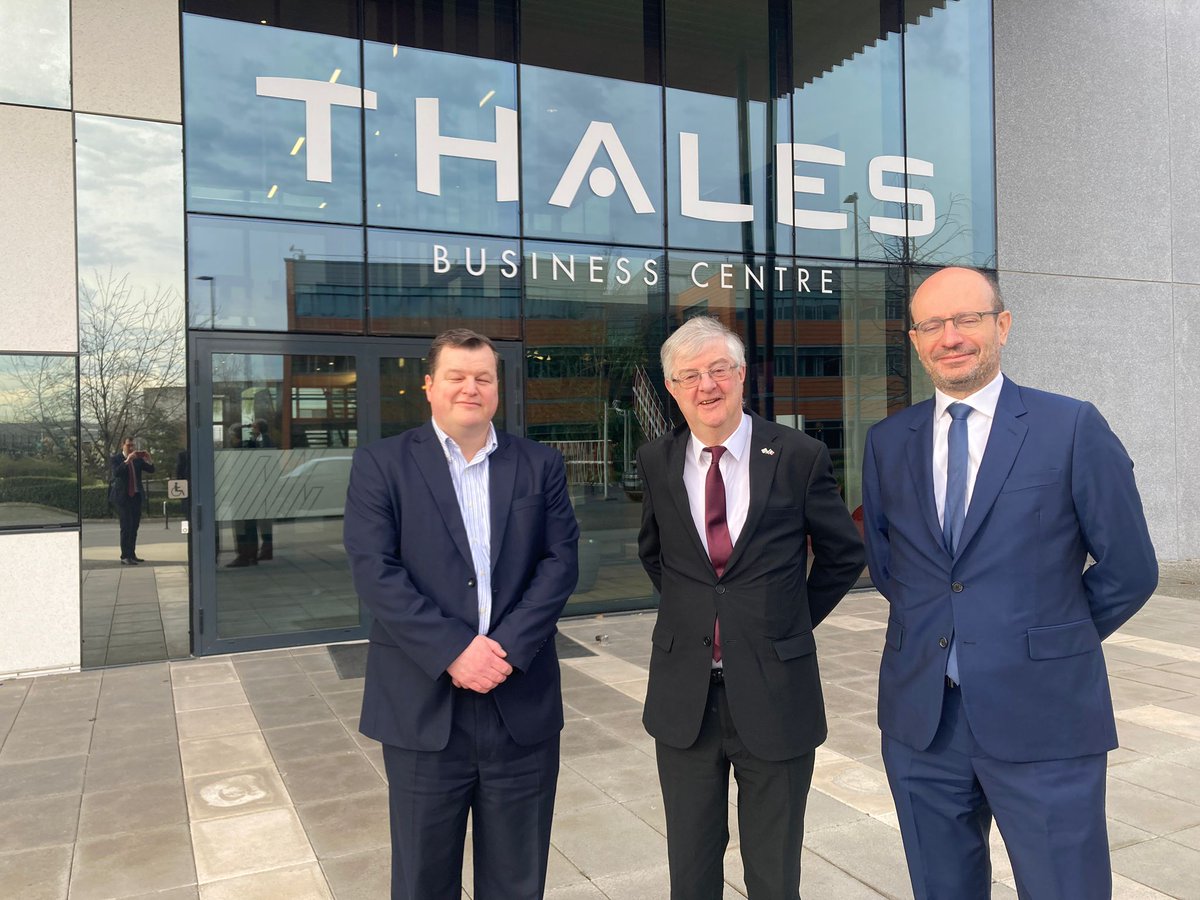 PrifWeinidog's tweet image. A productive morning in Paris before the launch of #WalesinFrance this afternoon.

Fantastic opportunity to discuss Wales’ potential in key markets, including cyber security and marine renewables, and future cooperation. 

Diolch @thalesgroup @TotalEnergies