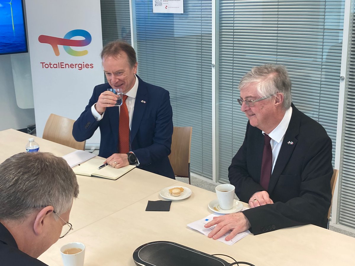 PrifWeinidog's tweet image. A productive morning in Paris before the launch of #WalesinFrance this afternoon.

Fantastic opportunity to discuss Wales’ potential in key markets, including cyber security and marine renewables, and future cooperation. 

Diolch @thalesgroup @TotalEnergies
