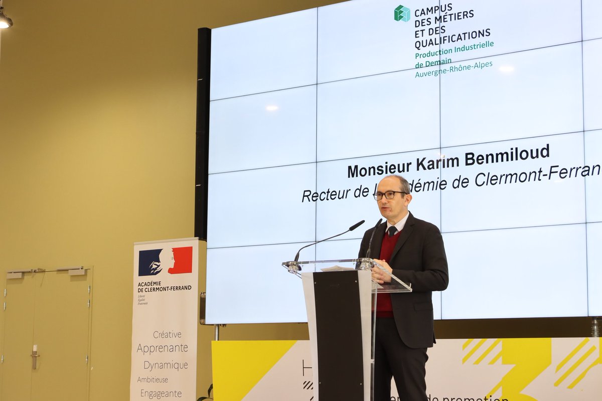acclermont's tweet photo. Le recteur @BenmiloudKarim, Françoise Peyrard, vice-présidente de @UCAuvergne et Jean-Philippe Ollier, président de 2ARAMI, ont officiellement ouvert le nouveau 🎓campus des métiers et des qualifications "Production industrielle de demain" dans les locaux de #Hall32 https://t.co/3ynPavo8ZX