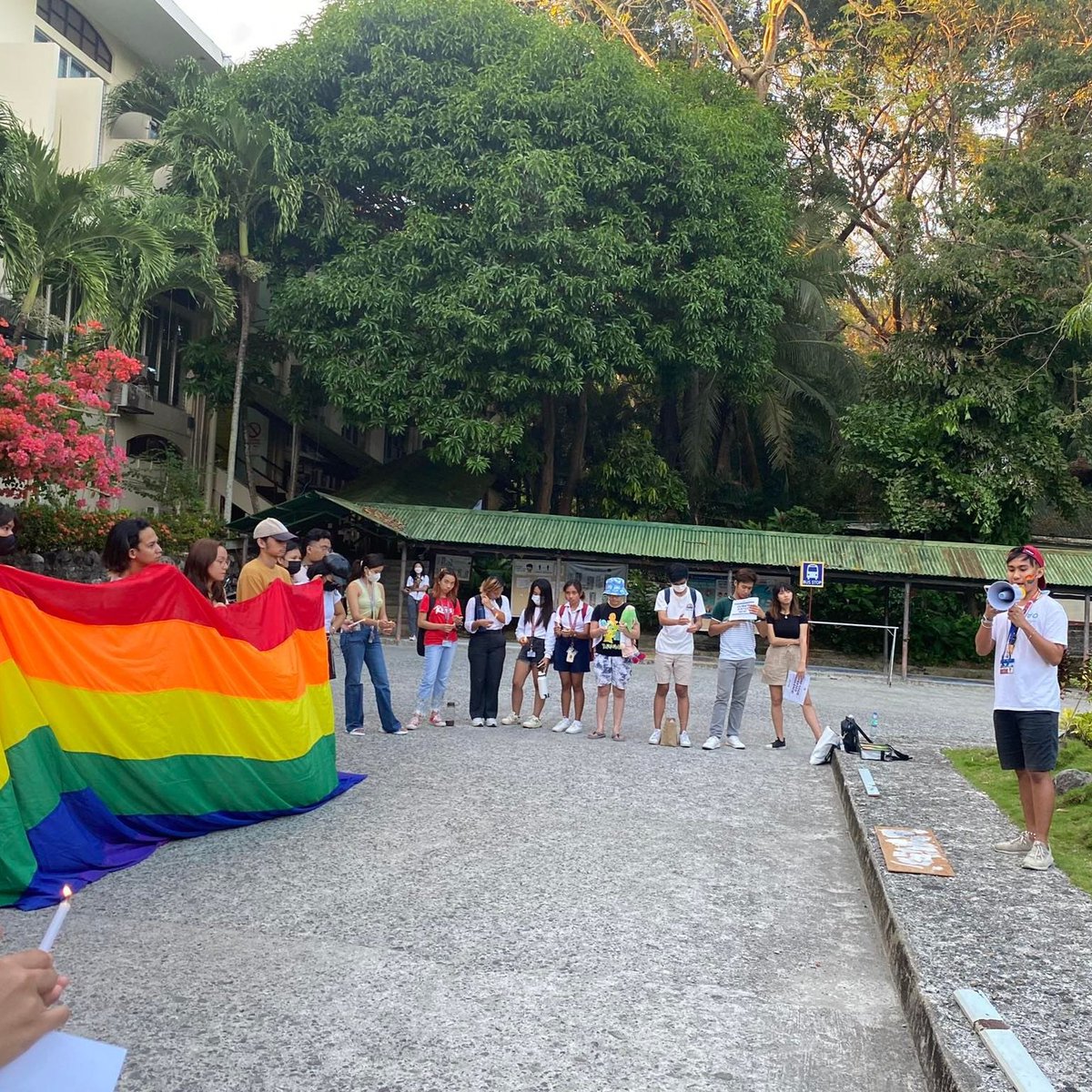 UPSakdag's tweet photo. UP Sakdag joined the UP Lipad Candle Lighting Ceremony to echo the calls for more safe and inclusive spaces in our communities and to end all forms violence and discrimination.
#OrganisadorNgBayan
#UPVPride2023
#BekLABAN
#PrideInProtest
#SOGIEEqualityNow https://t.co/C5IY4HW0wC