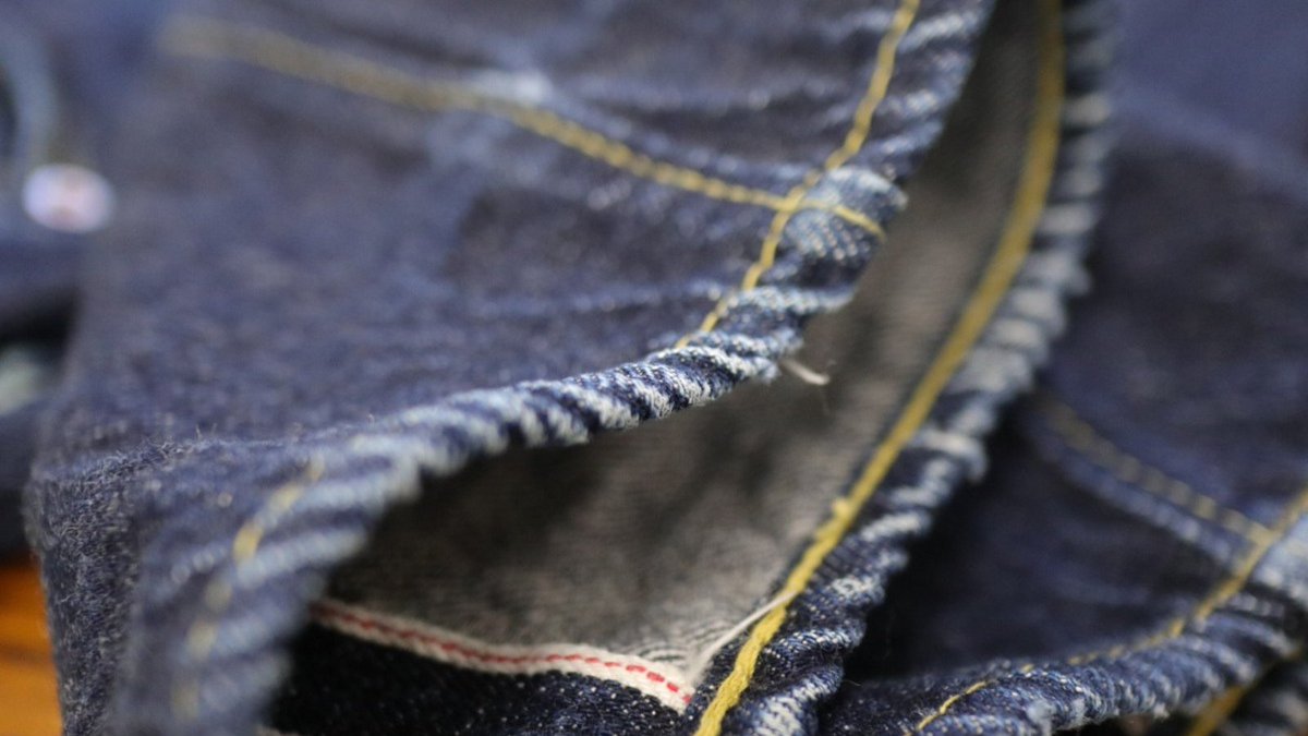 denimba's tweet photo. お客様が穿き込んでくれたbridge jeans。
裾上げは私の仕事です。DB22デニム。 https://t.co/QRSslzzmi8