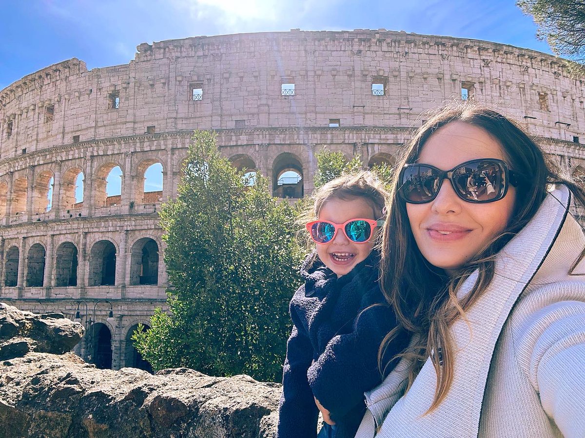 Nino_Machaidze's tweet photo. Good morning world πβοΈ Elena and I love this place so much π we come here almost every day π Magical Colosseo π #Rome #Roma #Amore #Happy #Together #Pagliacci #TeatroDellOperaDiRoma #Nedda #MotherAndDaugther #IlColosseo #NinoMachaidze #Elena #Sun #BluSky #MagicalPlace https://t.co/GLQkE7KVDr