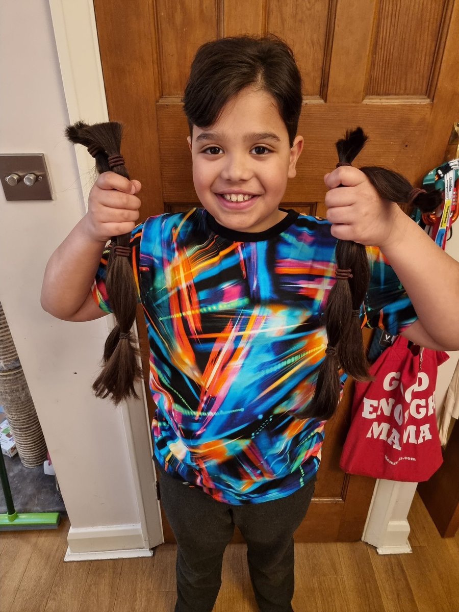 Harris_JAC's tweet photo. We are so proud of one of our children at HJAC who have donated their hair to The little Princess trust and raised Β£600 which has been donated to MacMillan cancer. We are so proud of him! #macmillian #theprincesstrust #CancerAwareness @HarrisFed https://t.co/Si44PhoJYD