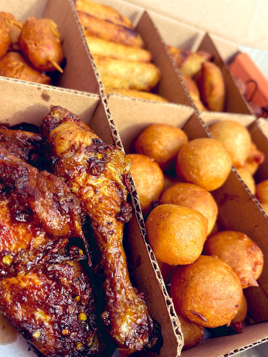 cocktailsNchops's tweet photo. Hi guys! 

Just a reminder, we make the best Small Chops in lagos 😊🥵😁 

We also do same day delivery. Scroll through for our menu 

Call/WhatsApp 08056110277 for your daily small chops, events parties &amp; weddings 

#CVChops https://t.co/X9FcWIPSmw