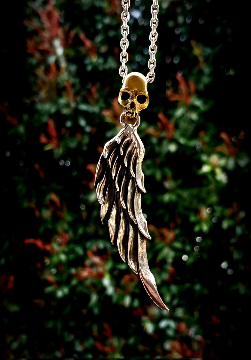 Future_world13's tweet photo. ROSH
#GINZO #ROSH
#ใฎใณใพใผ #ใญใใทใฅ
#Pendant #ใใณใใณใ
#Silveraccessory #SILVER925
#CrowWing #SKULL
#Tattoo #ๅ
ซๅซ็
#TOKYO #Akihabara https://t.co/yUybIDHMpc