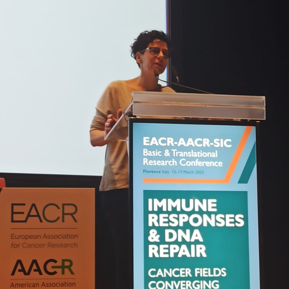 Núria López-Bigas giving her talk this morning during the 'Artificial Intelligence: Diagnostic and Therapeutic' Session.
#EASImmuneResponses 
Thanks @EACRnews and @AACR for the organisation.