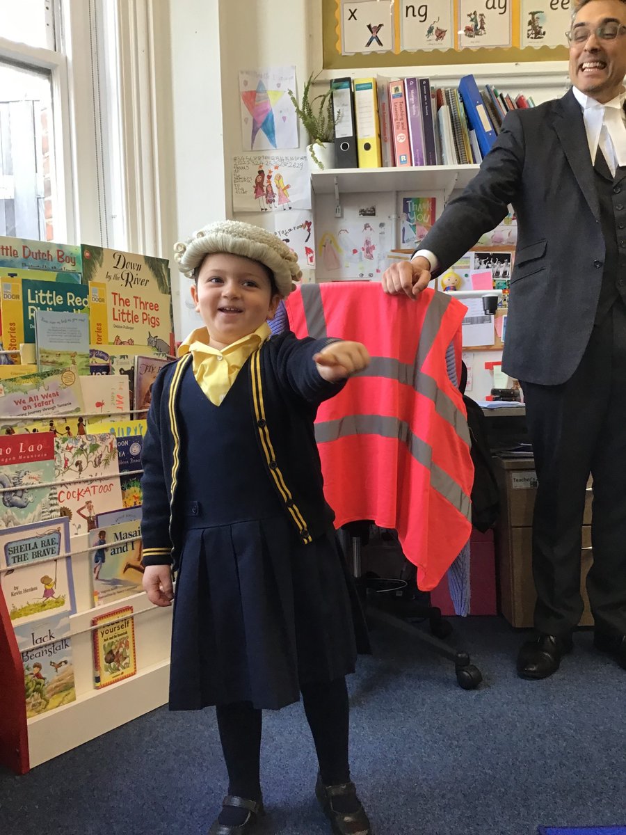 SHHSforGirls's tweet photo. With thanks to visiting barrister, Mr Holland, for inspiring our youngest pupils this week. #futuresprogramme #wheregirlslearnwithoutlimits https://t.co/Jz31gzsxEW