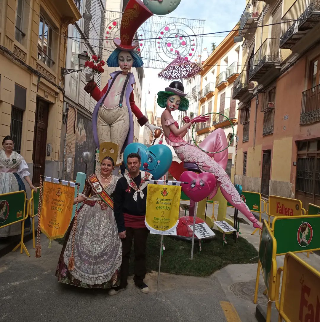 murilloipalomar's tweet photo. Ara sí, ja ho tenim tot...2, 2, 2 i Millor Nimot, en Falla i subcampions de Pilota, bon any xics i xiques.
@pilar_sfrancesc @jcf_falles @fogueralillojuan https://t.co/gkUa8NRGXL