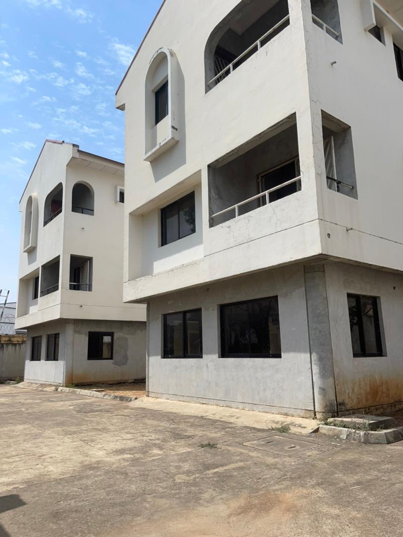 imbuhari1's tweet photo. *MAITAMA SALE OFF GANA STREET* 
#Directbrief 
3 units of 4 bedroom detached duplex with bqs. Not a new house* 

Land size is 1100sqm and c of o. 
Selling at 900million Naira negotiable price. 
@haqiru⁩ ⁦@AbujaPropertyTM⁩ ⁦@Abujaforsale⁩ ⁦⁦@AbjPropertyFrm⁩ https://t.co/aV9t7oTHzt