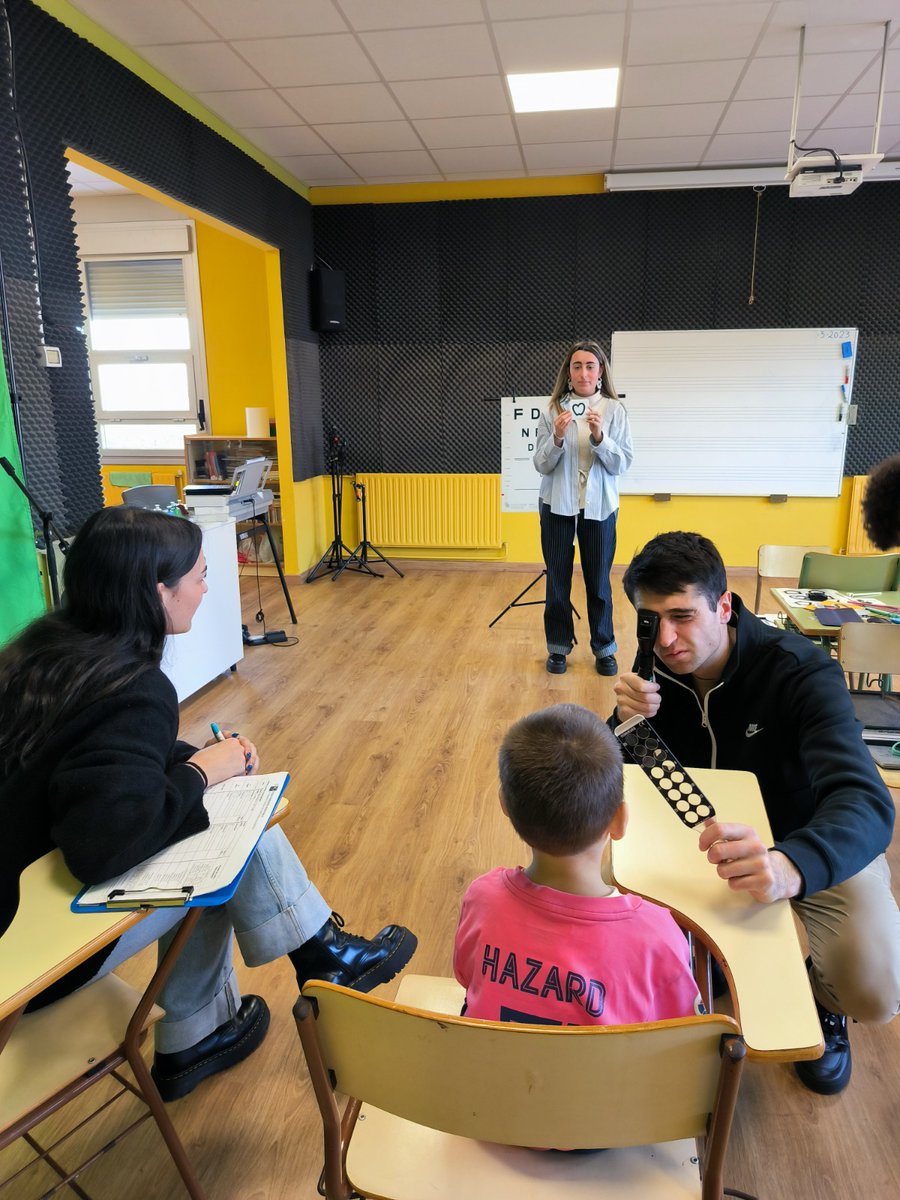 Un ano mais, a #FooUSC implícase na atención visual na contorna educativa colaborando na mellora da sociedade!! 

Remata unha semana de gran traballo dos/as estudantes da facultade!!!!