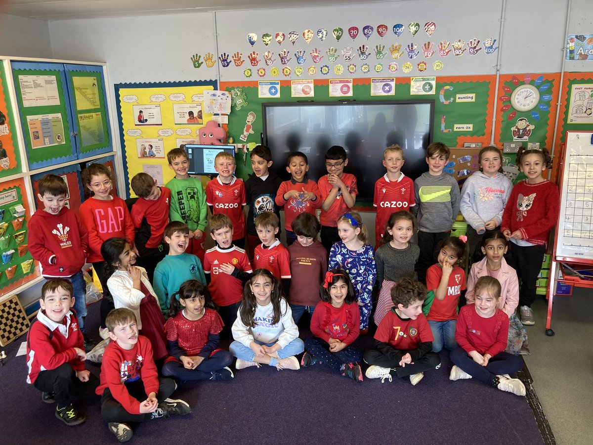 LakesidePrmY2's tweet photo. Year 2 had fun telling their jokes for Comic Relief! 🔴😊 https://t.co/5b0dqSjsxF
