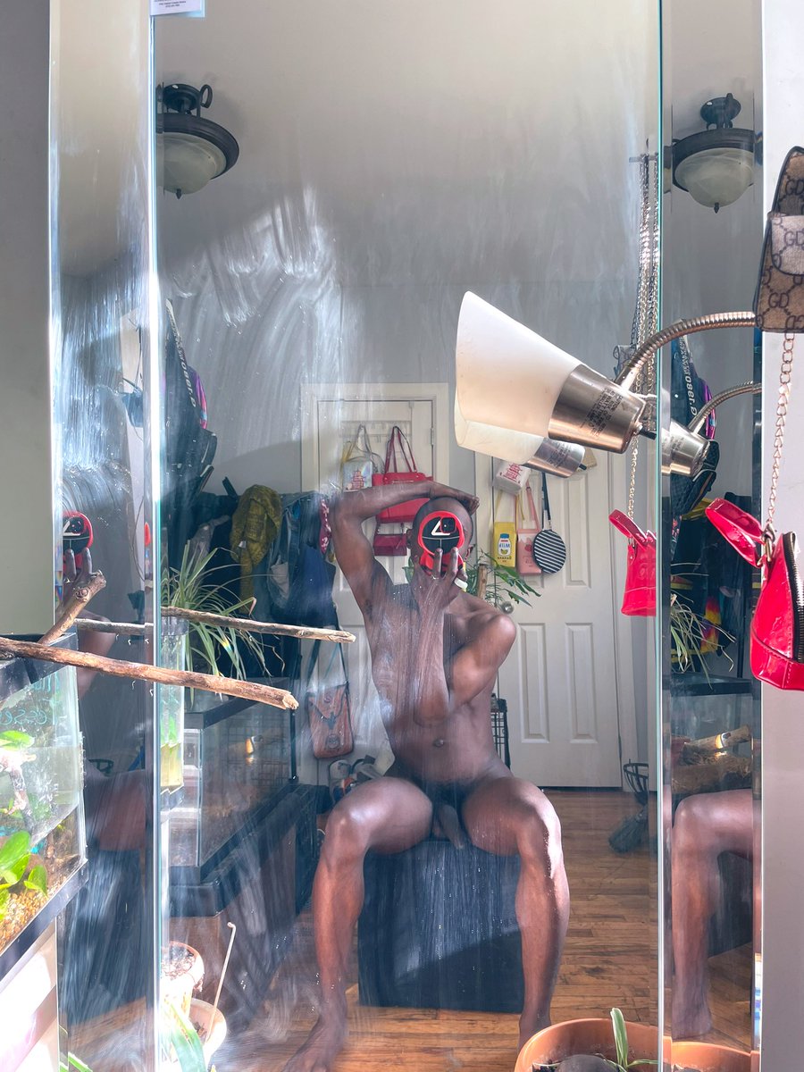 AdventrueG's tweet photo. Something I really don’t like is when guys put me on the Social Media ummm discretion please like N|££@ I’m not seeing you again after today. 
#melanin #selfie #mirrorselfie #brownskin #manofcolor https://t.co/a63TNhYriq