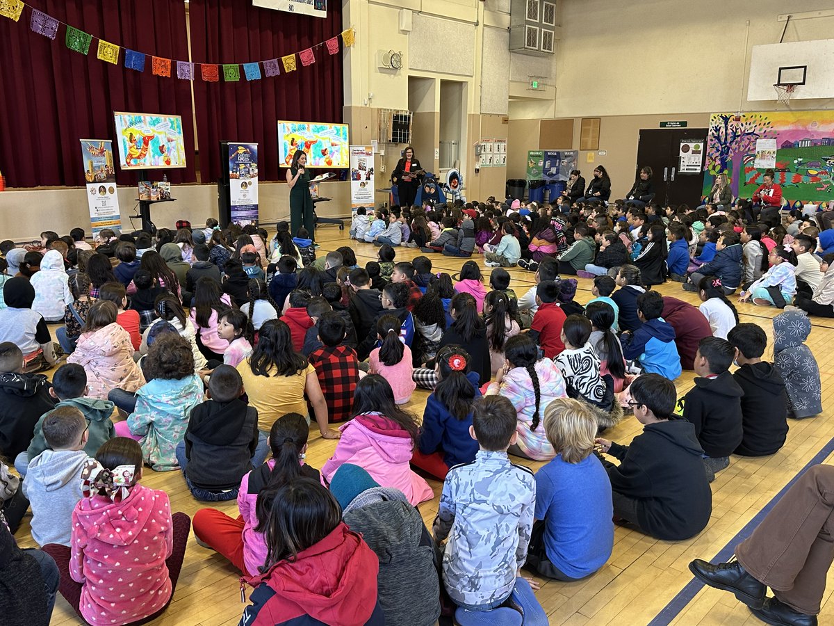 WoodlandSchools's tweet photo. Thank you @LeticiaOrdazTV for visiting Beamer Elementary School on Thursday and reading your new bilingual book, "The Carousel King and the Space Mission"! Our students had a great time reading in English and Spanish with you!
#WeAreWJUSD #CarouselKing https://t.co/0vLFlewChh